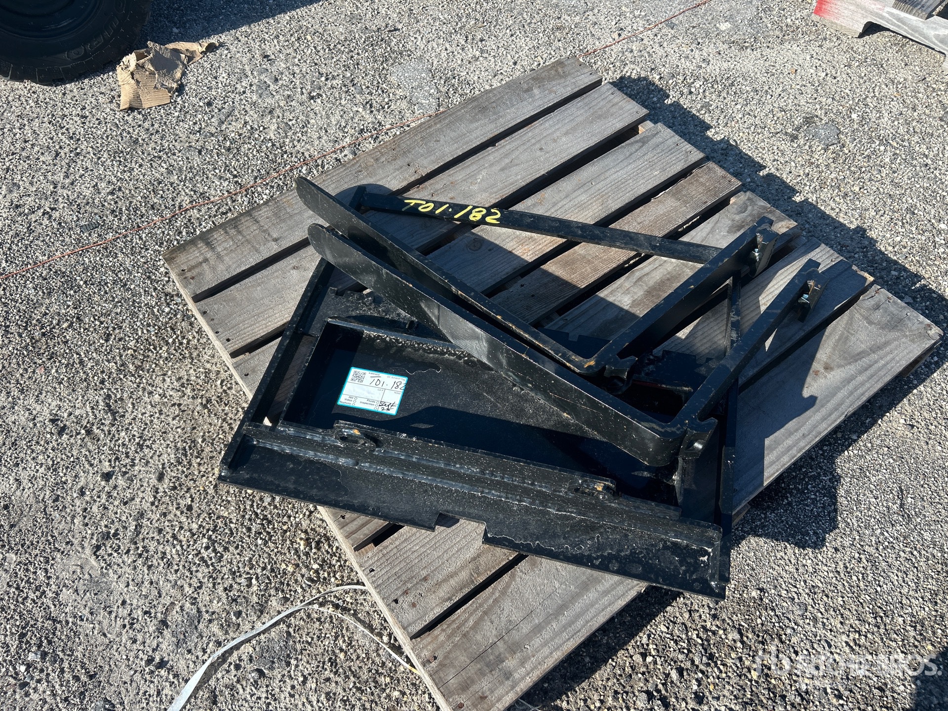 2025 GIYI GY-XHC Mini Skid Steer Forks (Unused)