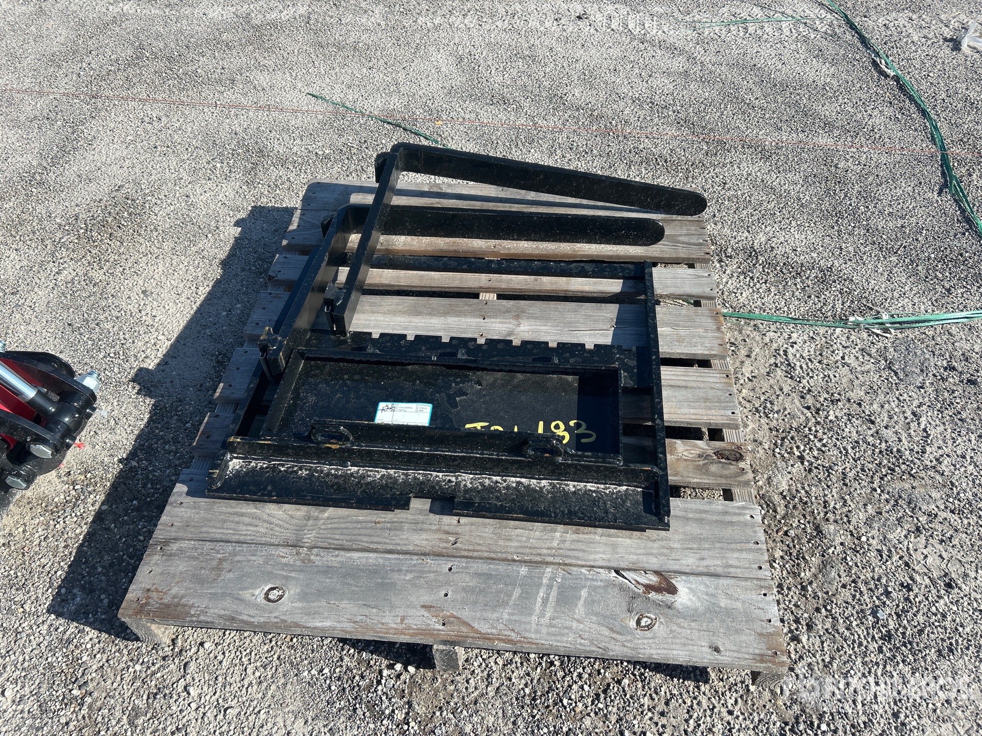 2025 GIYI GY-XHC Mini Skid Steer Forks (Unused)