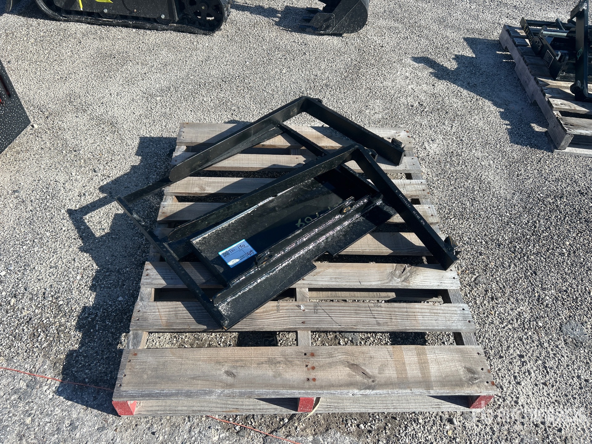 2025 GIYI GY-XHC Mini Skid Steer Forks (Unused)