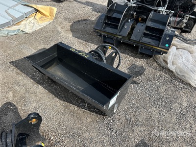 2025 GIYI GY-D3T 32 in Tilting Excavator Bucket (Unused)