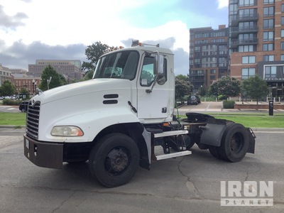 2007 Mack CXN612 4x2 S/A Day Cab Truck Tractor