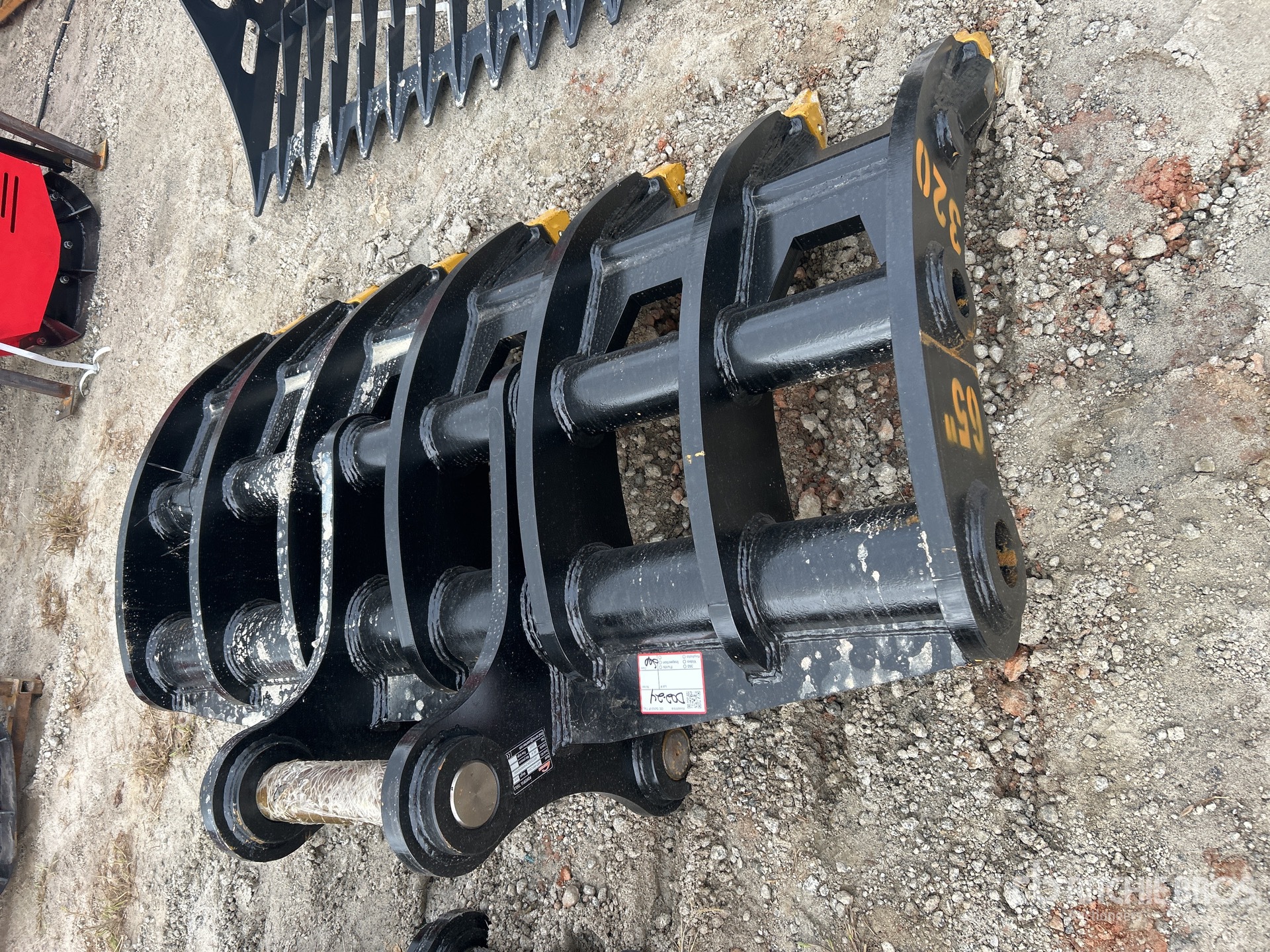 2025 ARTEER ART-RFC320 65 in Excavator Rake - Fits Cat 320 or 17 - 24 ton (Unused)