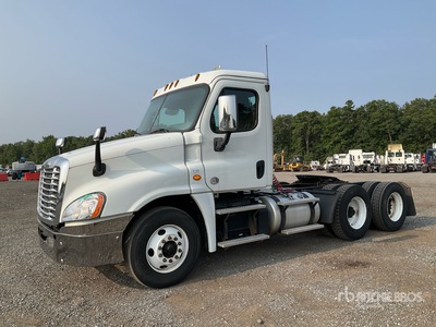 2017 Freightliner Cascadia 125 6x4 T/A Day Cab Truck Tractor