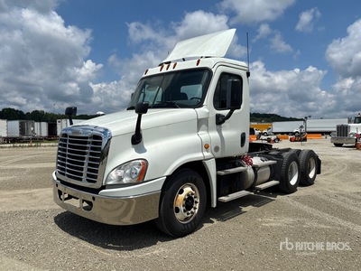 2015 Freightliner Cascadia 125 6x4 T/A Day Cab Truck Tractor