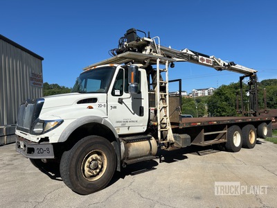 IMT 16000 Series III Articulated Boom on 2006 International 7600 8x4 Truck