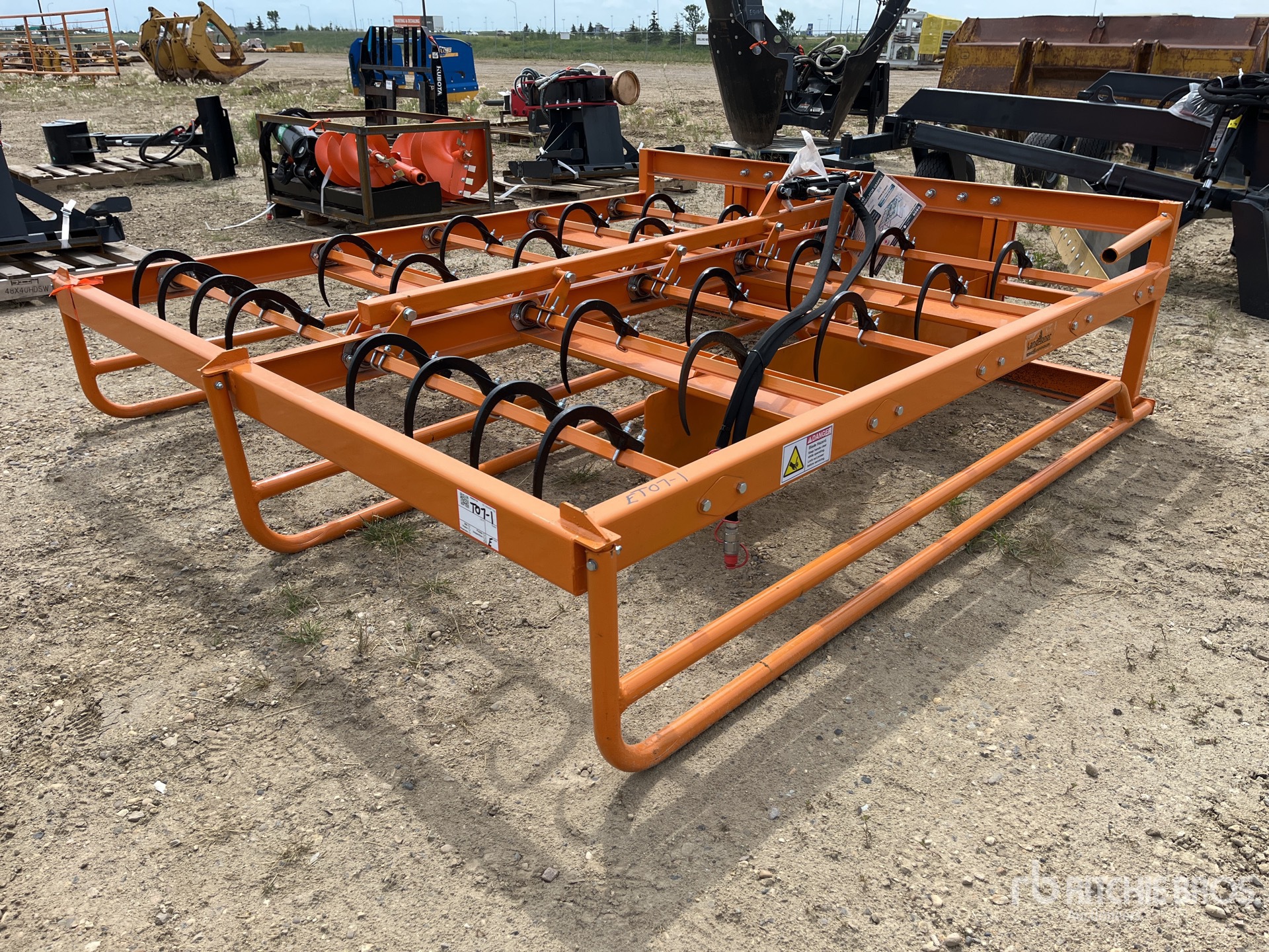 Landhonor 88 in Bale Accumulator Grapple ملحقات معدة الحمل الصغيرة المجنزرة المتنوعة (Unused)