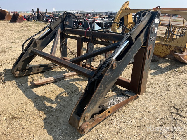 45 in Wheel Loader Grapple - Fits Cat 924G | Ritchie Bros. Auctioneers
