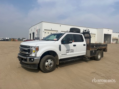 2020 Ford F-350 XLT 4x4 Crew Cab Flatbed Truck