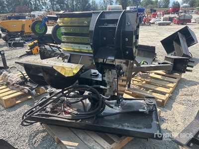 2025 GIYI GY-CG34 34 in Skid Steer Clamp Grabber (Unused)
