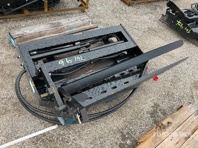 2025 GIYI SF60 60 in Skid Steer Forks (Unused)