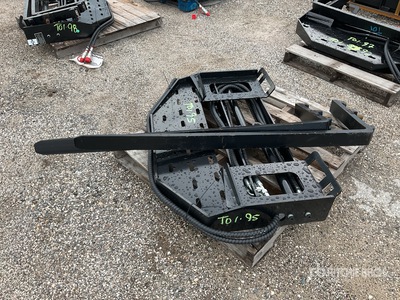 2025 GIYI SF60 60 in Skid Steer Forks (Unused)
