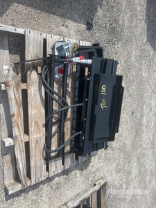 2025 GIYI GYD-CYHC Skid Steer Forks (Unused)