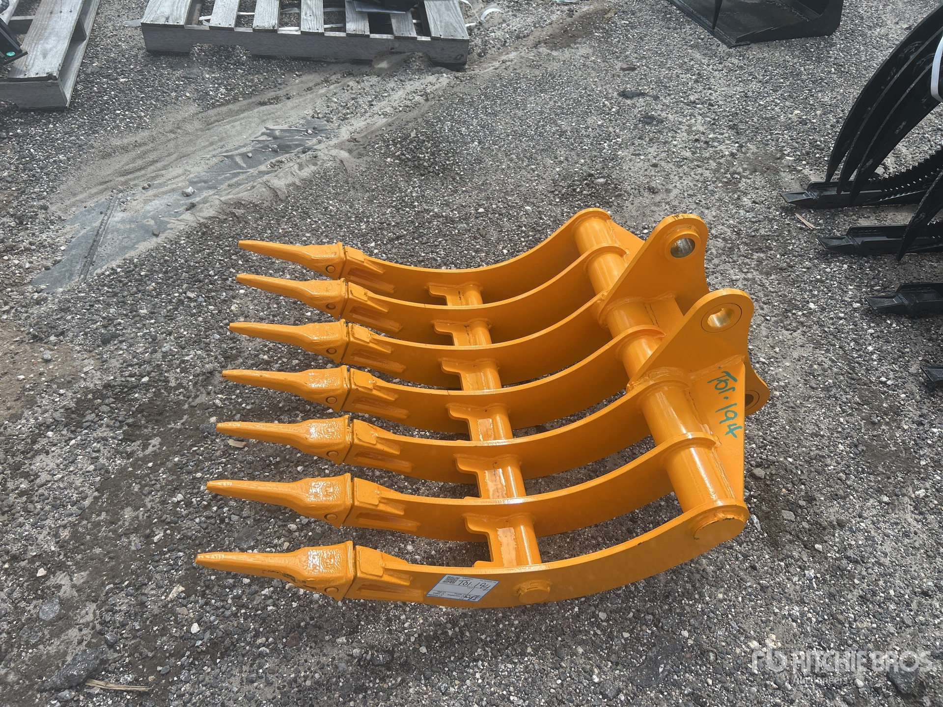 2025 GIYI Excavator Rake - Fits Cat 305 (Unused)