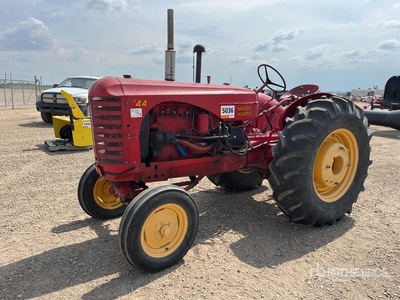 1950 Massey-Harris 44 2WD Antique Tractor (Inoperable)