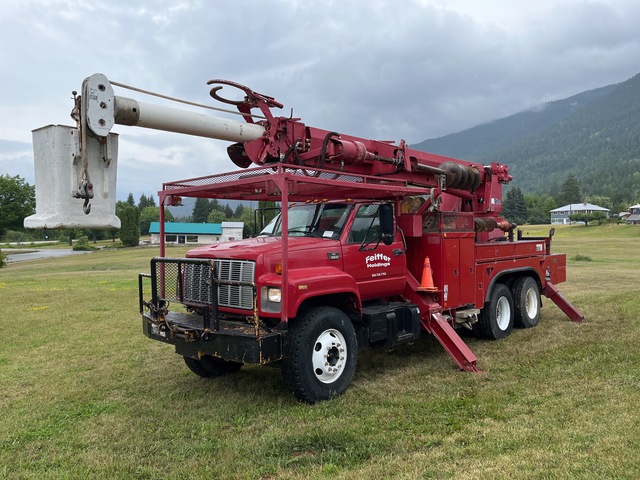 2000 Altec D2050TR on 2000 Chevrolet C8500 6x4 Digger Derrick Truck