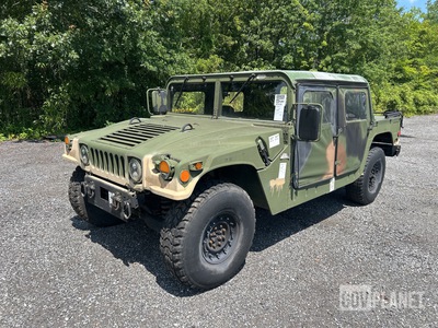 1986 AM General M1097A2 HMMWV 4 Door Soft Top w/Truck Body