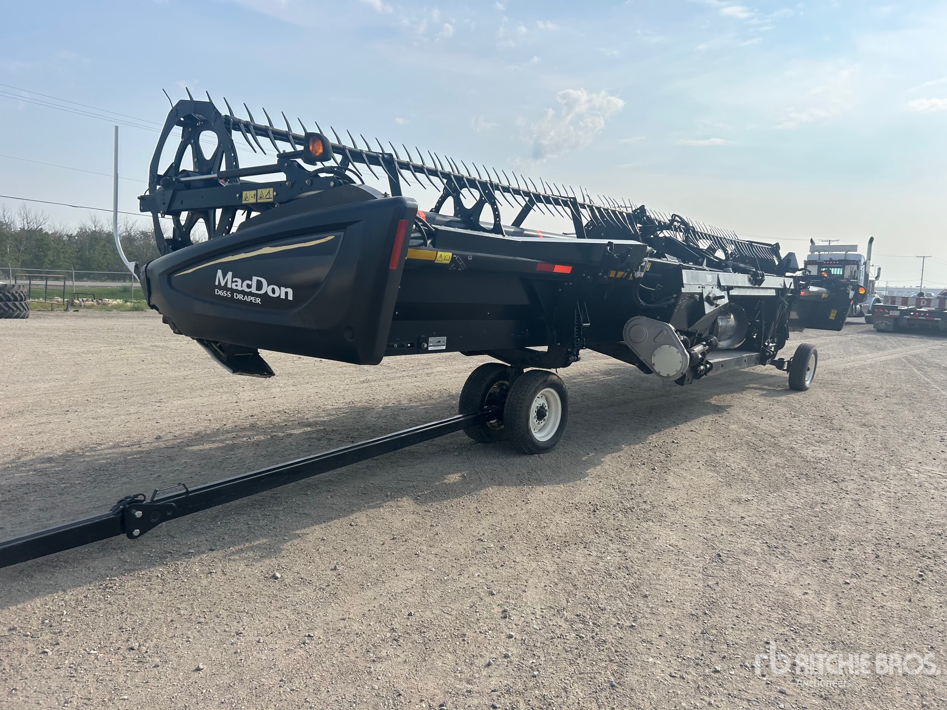 2014 MacDon D65-S 35 ft Schneidwerk