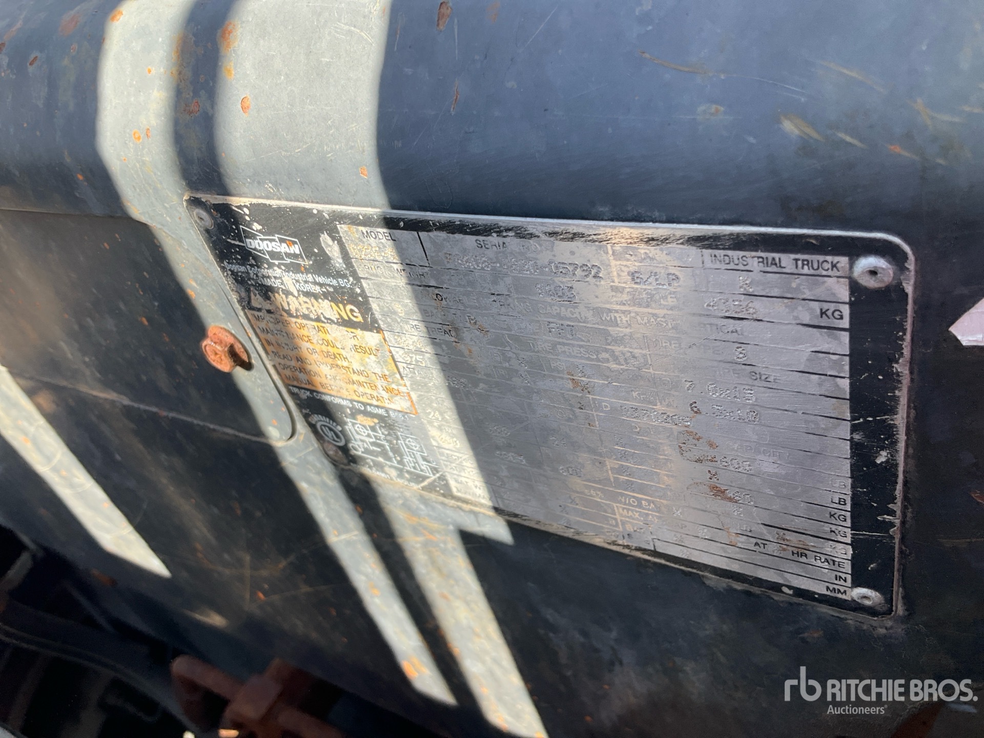 2015 Doosan G25E-5 5000 lb Forklift