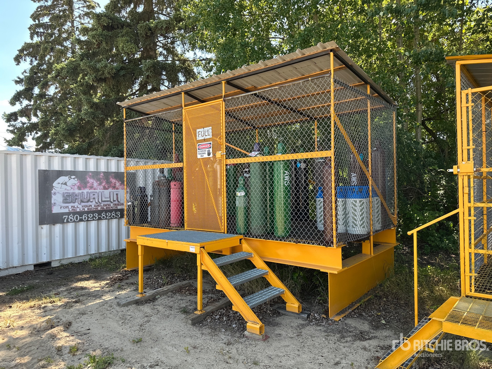 103 In x 184 In Raised Tank Storage Cage