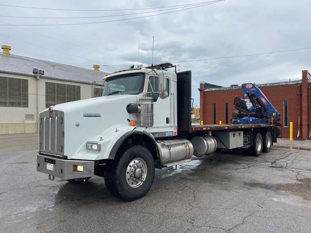 2011 PM PM36024 35270 lb Knuckle Boom on 2012 Kenworth T800 8x4 Boom Truck