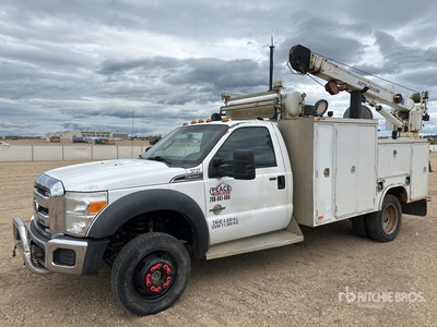 2011 Ford F-550 XLT 4x4 Camion de servicios