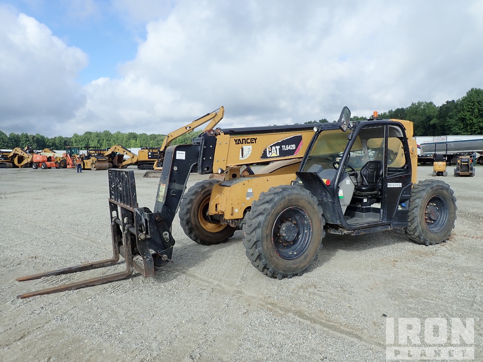 2017 Cat TL642D Telehandler