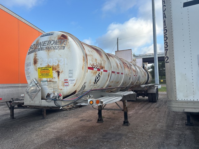 2001 Brenner 5000 gal T/A Tanker Trailer