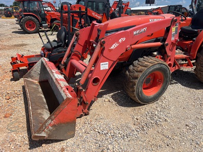 2019 Kubota LA1065 72 in Front Loader Attachment