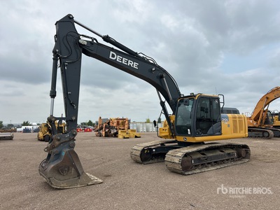 2017 John Deere 210G Tracked Excavator