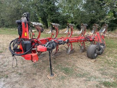 2014 Gregoire Besson RWY8 6 170 90 3-Point 6 Bottom Charrue 3- Point 6 Reversible Reversible Plow