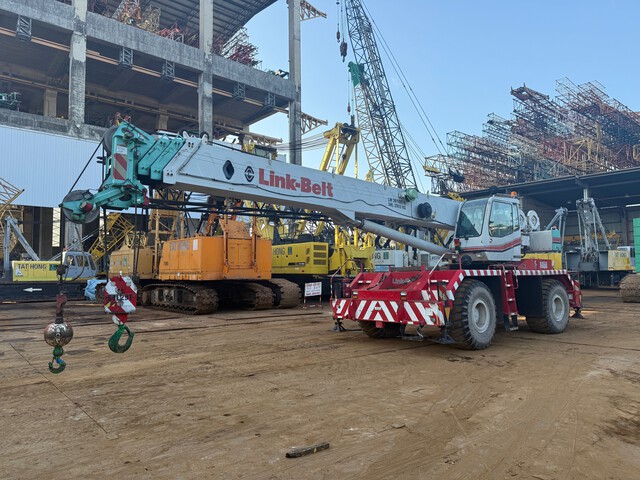2013 Link-Belt RTC8050-2 50 ton 4x4x4 Rough Terrain Crane