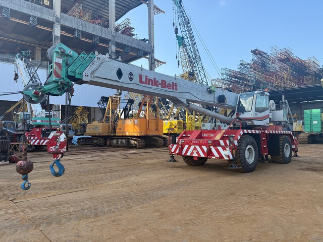 2013 Link-Belt RTC8050-2 50 ton 4x4x4 Rough Terrain Crane