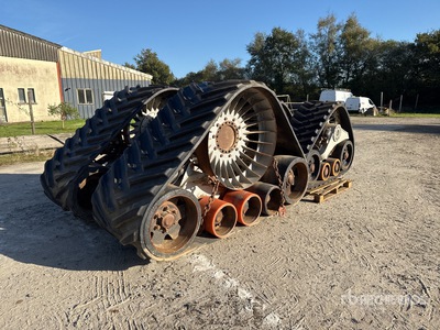 2011 Tidue Amfibios Qte De Chenilles Qty Of Tracks - 2 Front of 2013 and 2 Rear of 2011