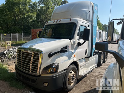 2018 Freightliner Cascadia 113 CNG 6x4 Cabeza Tractora Cabina Corta