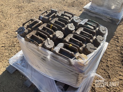 (10) Plastic Fuel Cans
