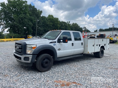 2016 Ford F-450 XL 4x2 Crew Cab Utility Truck