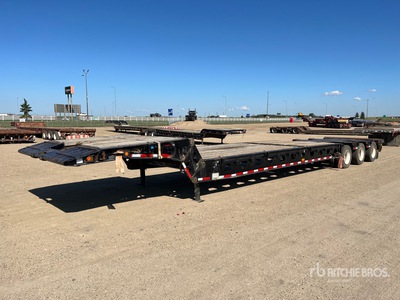2002 Gerrys 35 ft Tri/A Folding Neck Trailer