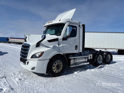 2021 Freightliner Cascadia 116 6x4 T/A Day Cab Truck Tractor