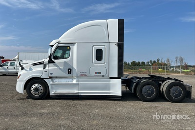 2024 Freightliner Cascadia 126 6x4 T/A Sleeper Truck Tractor