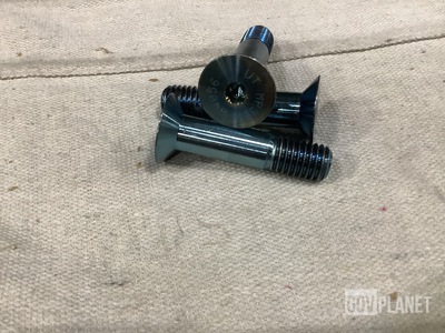 (451) 7326322-411 Socket Head Cap Screws