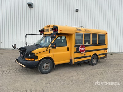 2009 GMC 4x2 22-Seat School حافلة