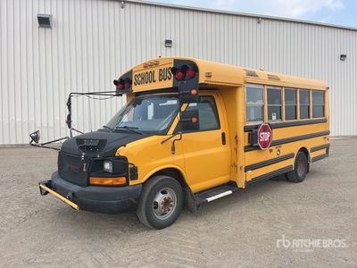 2010 GMC 4x2 28-Seat School حافلة