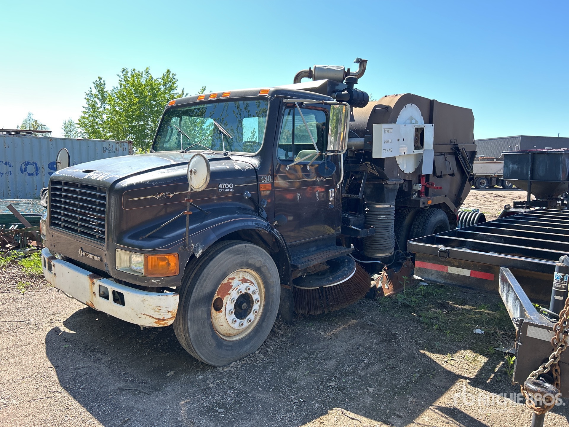1995 International 4700 Zamiatarka uliczna