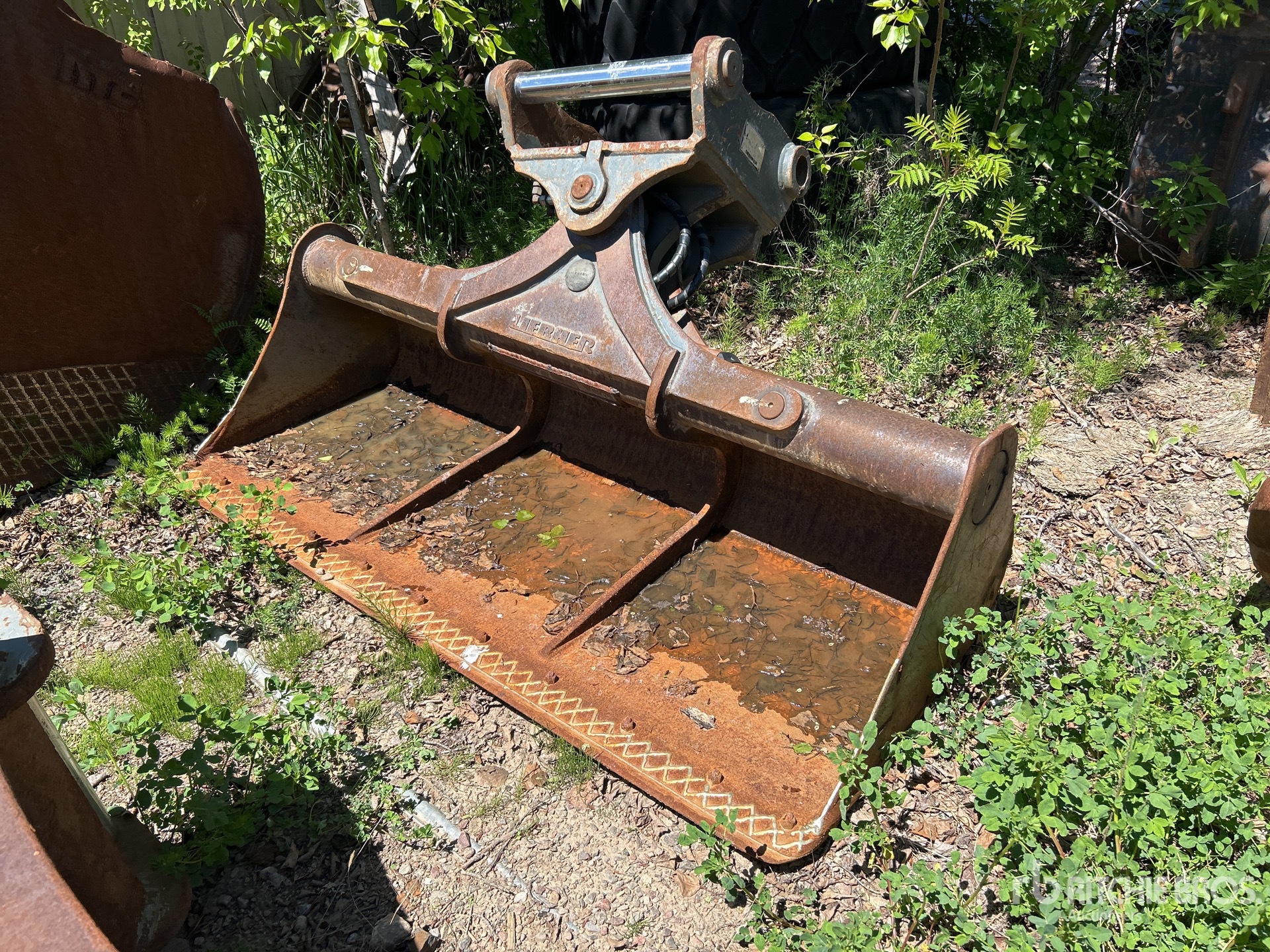 Liebherr 78 in Hydraulic Tilting Excavator Bucket