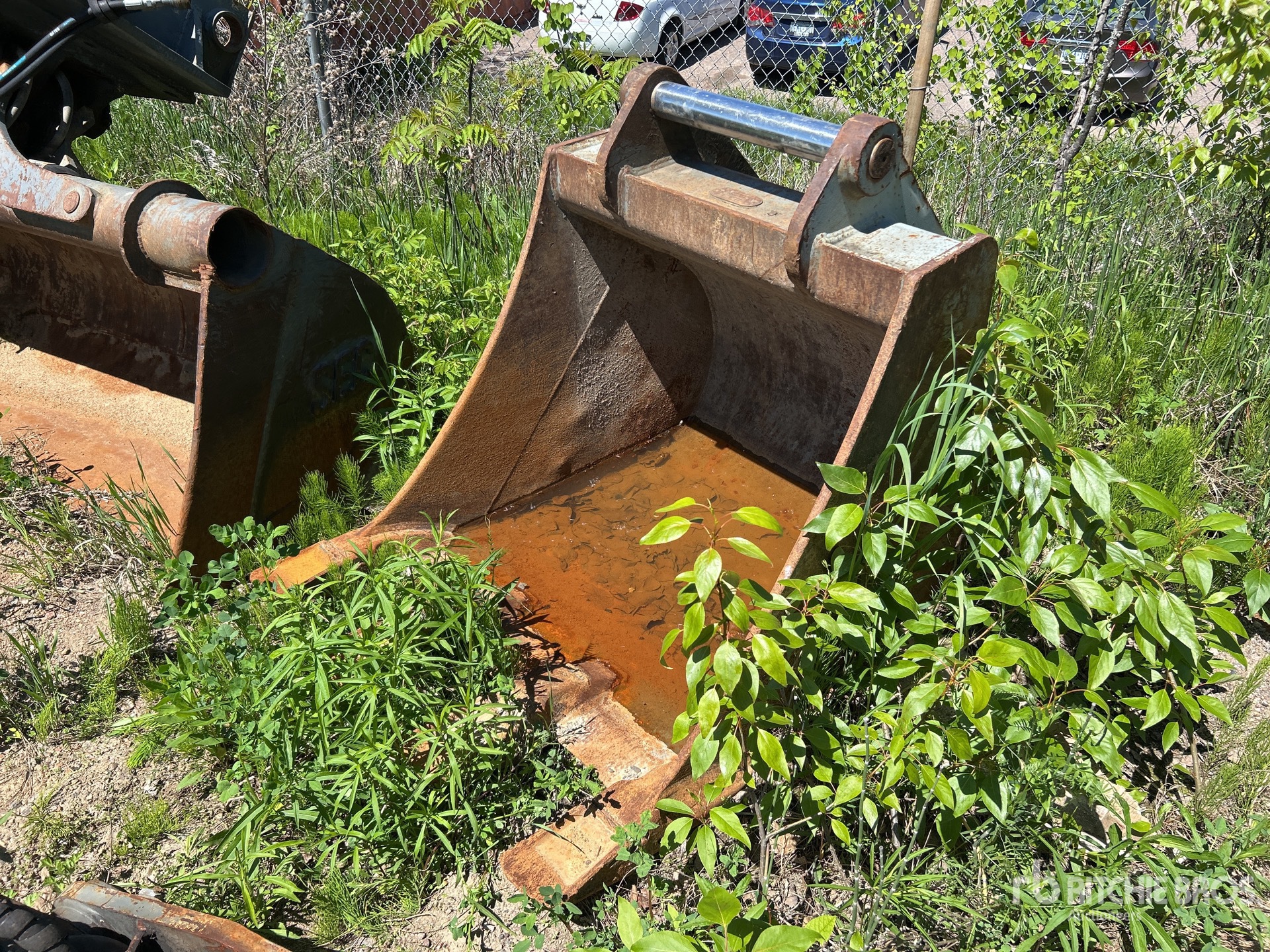 38 in Digging Excavator Bucket