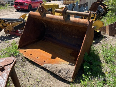 74 in Cleanup Excavator Bucket