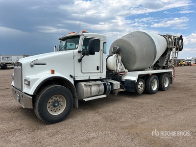 2013 Kenworth W900 10x4 Mixer vrachtwagen