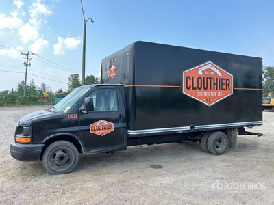 2007 GMC 3500 4x2 Van Truck