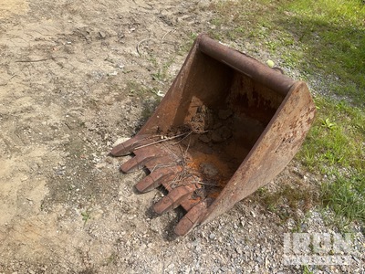 Tag 24 in Digging Excavator Bucket
