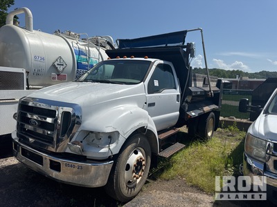 2005 Ford F-650 XLT 4x2 S/A Dump Truck (Inoperable)